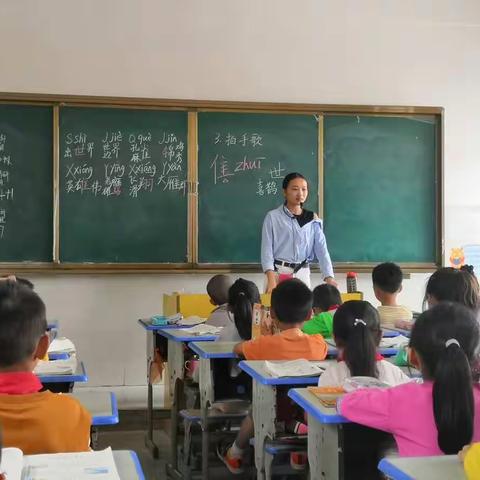 芳溪中心小学教研活动精彩纷呈