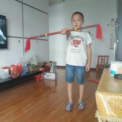 学连相（203班彭敬一）