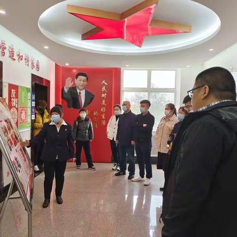 市卫健委及十大媒体记者到英南街道演武社区对老友型社区创建成效、适老化改造工作实地进行观摩交流