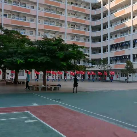 用奔跑向青春致敬 ——记初一级跑操比赛