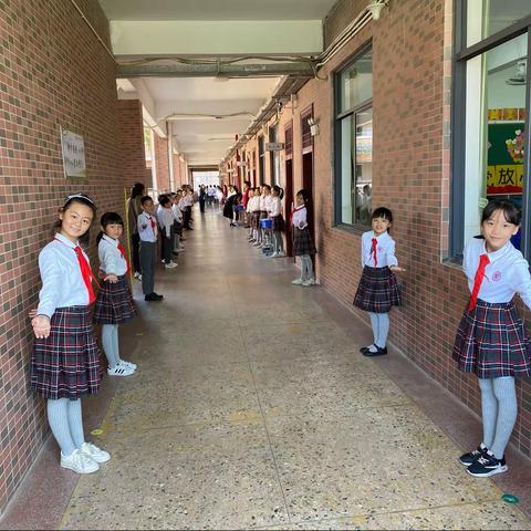 505班第12周班级小报#家长会