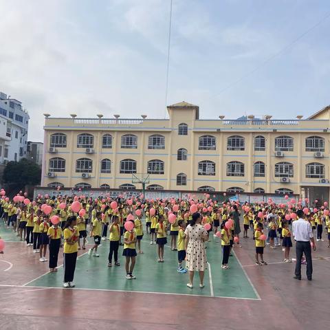 “迎接党的二十大，培根铸魂育新人”——凤山中心小学开展庆祝第38个教师节活动