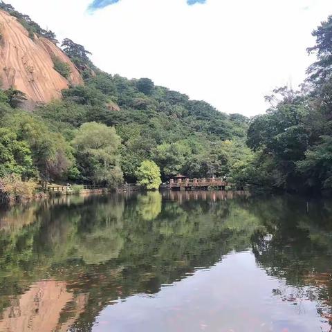 隆浩商贸有限公司团建千山风景区一游