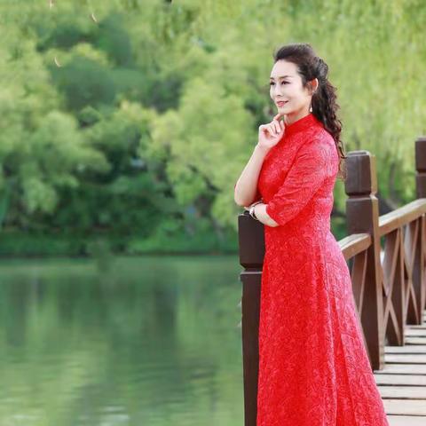 一抹红惊艳了时光