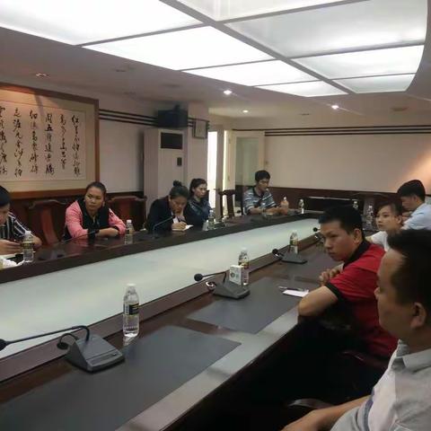 不忘为民服务初心 打造最优营商环境  ——吴银华副局长组织召开餐饮优化提升营商环境座谈会