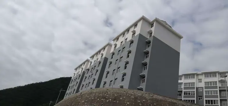 月泉避暑山庄