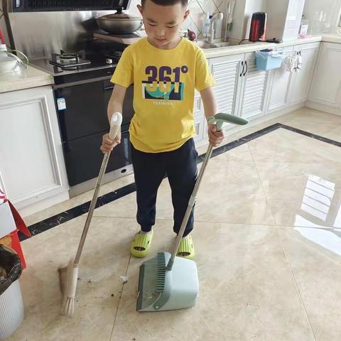 奋斗小学 一七班  韩雨默  热爱生活(⑉°з°)-♡学习劳动，做一名爱劳动的小学生