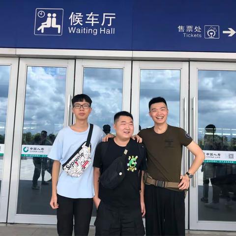 我们是相亲相爱的一家人