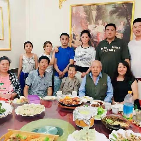 相聚盛夏，体验温暖，感受真情！……爱家人，爱生活，爱无边！