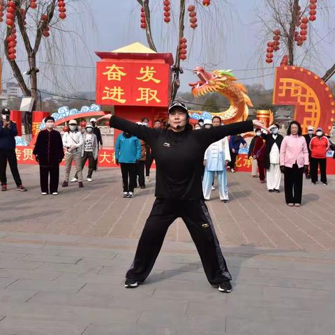 北京张翠萍老师来承德莅临指导 健身气功一大舞功法