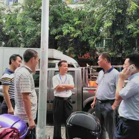 新建社区联合多部门开展拉网式消杀和预防寨卡病毒、登革热的防控宣传工作