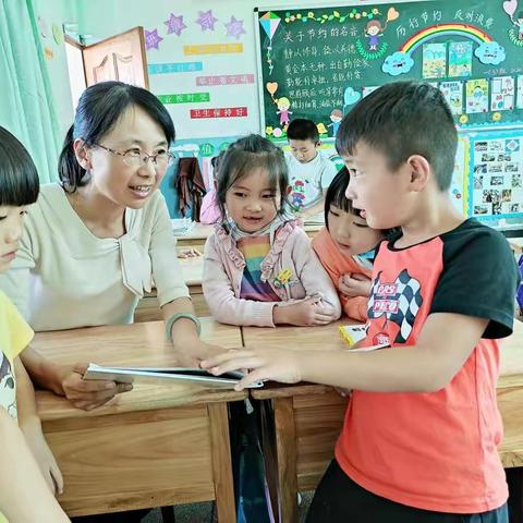 记录美好   留住感动——腾越三完小一（3）班“每周一绘本”活动纪实