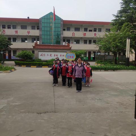 交通安全牢记心中-鄠邑区韩村小学