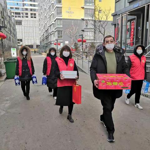 北街街道御华帝景社区走访慰问援鄂医务人员家属