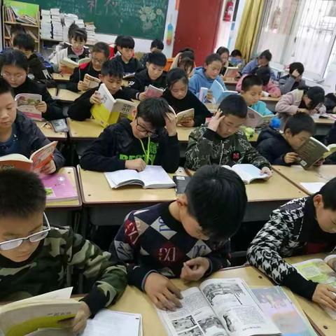 城关镇中心小学六一班    书，有你真好！