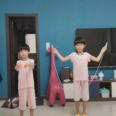 【“六爱”课程·爱运动 强体魄】五一路小学教育集团一年一班暑期线上跳绳挑战赛