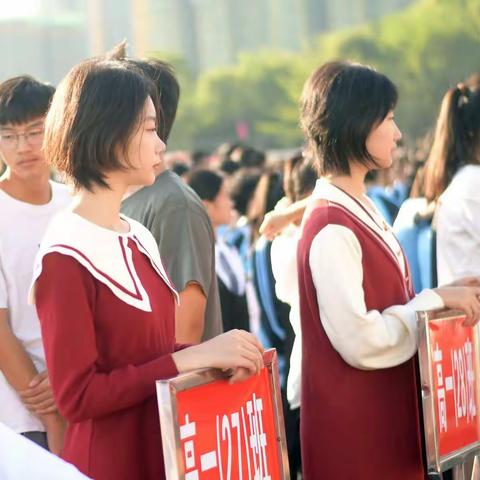 青春吹动的长发