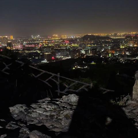 《夏风吹过万家灯火》