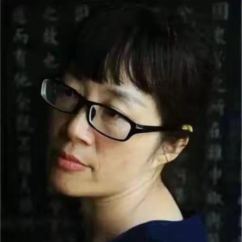 余秀华：我乞求诗歌能够阻挡一辆坦克