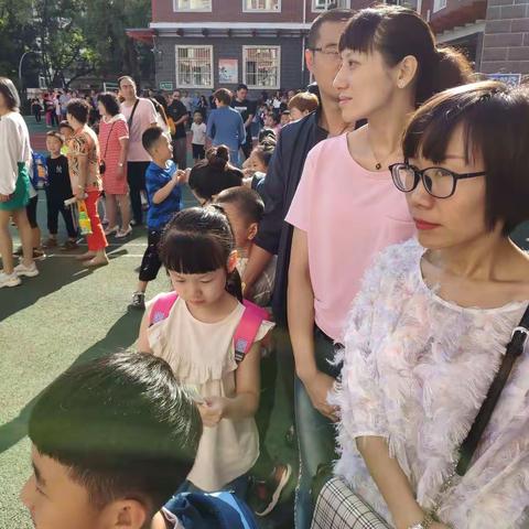 竹林寺小学一年级一班 我们正式成为小学生啦