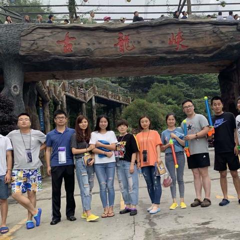 请您查收这份剪影，领略这份不同——广州地铁十三号线二期五一特辑