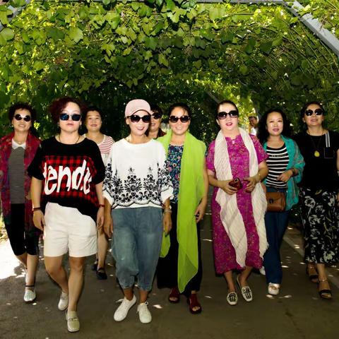 夏日里---我们放飞友情