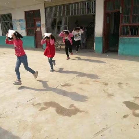 第十一小学防震演练