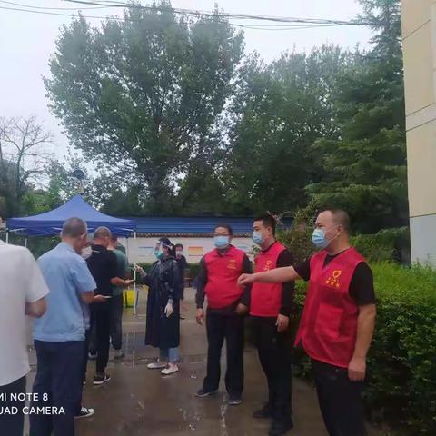 党旗引领战疫情 共克时艰勇担当——陈仓税务“志愿红”风雨坚守 筑起抗疫“蓝色防线”