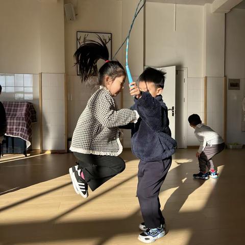 大二班跳绳记12月12日☀️