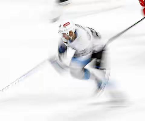 KHL冰球联赛昆仑鸿星万科龙队战胜明斯克迪纳摩队