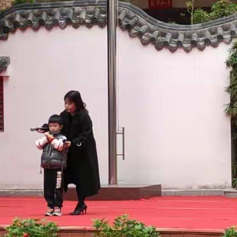扎实练习   养成技能----福州市斗南小学防踩踏演练