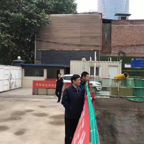 东关南街街道党工委书记王峰检查辖区铁腕治霾工作