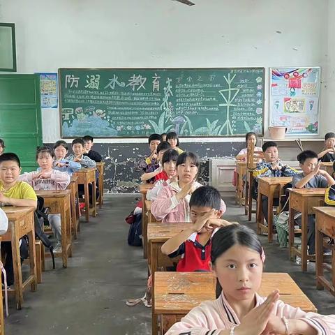 “双减”背景下的荷花渡头小学～古诗手势舞