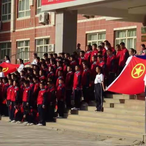 轮台县第一中学举行秋季开学典礼暨升国旗仪式