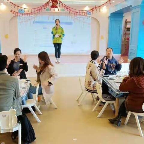 “携手你我、家园共育 ”智星幼儿园家委会会议