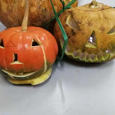 六年级英语学科活动：制作南瓜灯🎃比赛