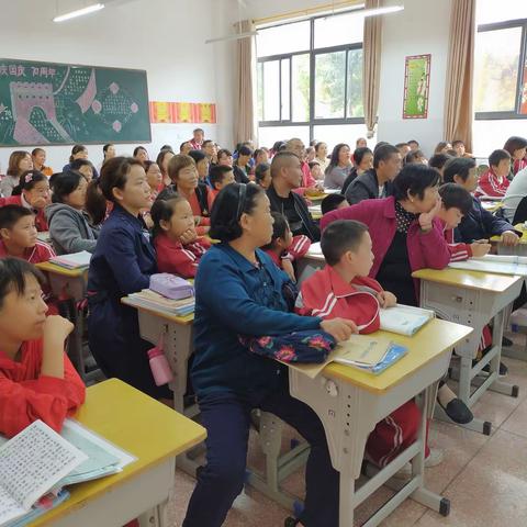 家校携手，共育新苗——记石门县第四中学六年级家长会
