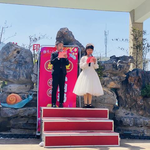 六小302班乐池舞台