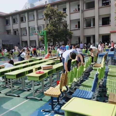 【花开·公园】小公益，大爱心——公园巷小学一年级班级公益劳动