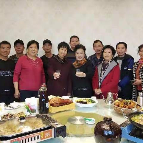 同学情  深似海  心相印  常欢聚