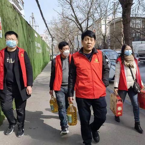 许昌莲城爱心协会携手魏都区民政局一起组织开展“学雷锋帮困扶弱”志愿服务活动