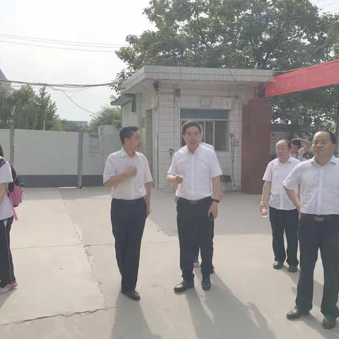 区领导来西安市大华中学中考考点检查指导工作