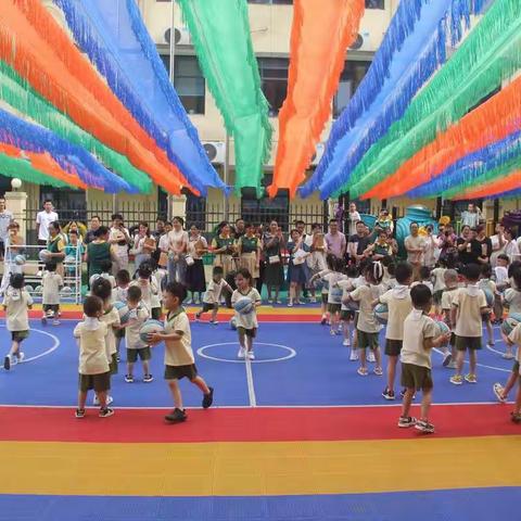 鼎城大地幼儿园勇敢小五班散学典礼圆满结束，让我们回忆一下宝贝们的精彩表现吧！