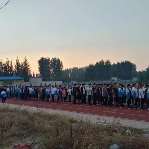 戴庙镇中学第一次跑操