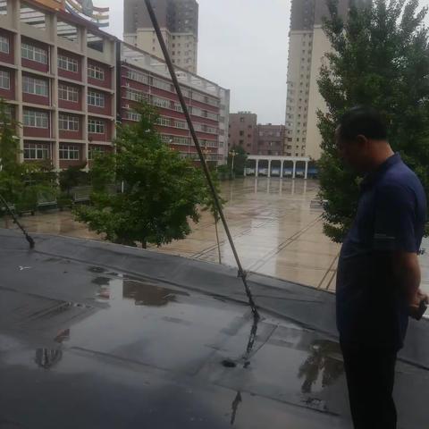 五一路学校防汛安全隐患大排查