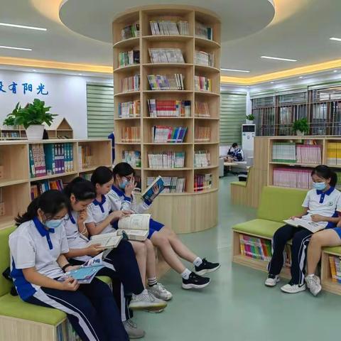 开品书阁门，品书香之远——记梧桐学校图书馆系列阅读活动