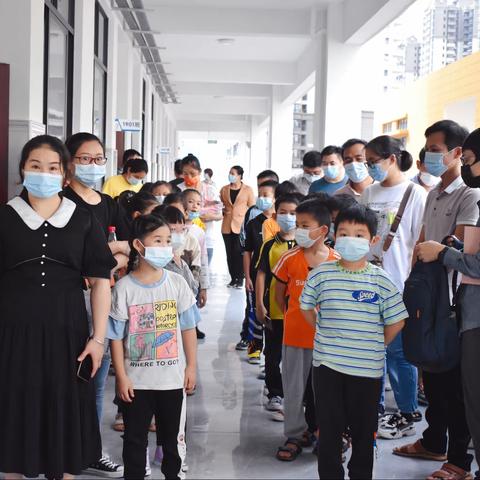 筑牢疫情防线 守护健康校园——海晖学子疫苗接种