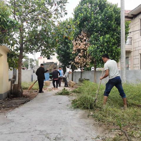 梅村村委会开展“五爱”搬家式大扫除活动