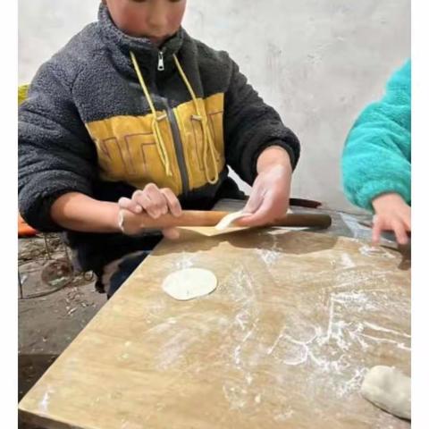 劳动实践奉献真情，家校共育促进提升
