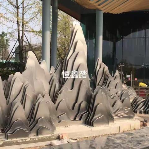 四川成都凤凰山公园装饰不锈钢假山雕塑厂家